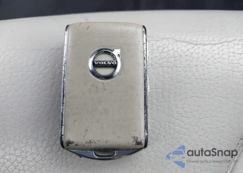 2018 Volvo Xc60 T6 Inscription z USA, uszkodzony, nr VIN LYVA22RL4JB100677